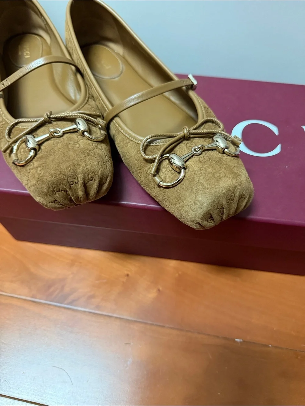 Gucci Tan Signature GG Horsebit Mary Jane Flats